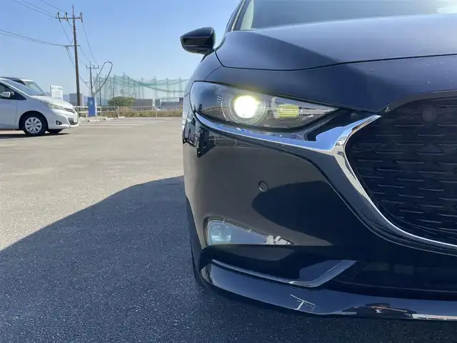 マツダ マツダ３セダン XD プロアクティブ ツーリングS 佐賀県 2022(令4)年 4万km ジェットブラックマイカ 純正10.25インチSDナビゲーション/・AM/FM/USB/HDMI/Bluetooth/バックカメラ/ビルトインETC/ヘッドアップディスプレイ/電子パーキングブレーキ/・AUTO HOLD機能/ISOFIX対応/パドルシフト/革巻きステアリング/ステアリングリモコン/社外18インチアルミホイール/純正LEDヘッドライト/・オートマチックハイビーム/純正フロアマット/純正ドアバイザ―/新車保証書/取扱説明書/スペアキー１本/i-ACTIVSENSE/・クルーズコントロール/・車線逸脱警報機能/・ブラインドスポットモニタリング/・スマートブレーキサポート/・パーキングセンサー/・ドライバーアテンションアラート