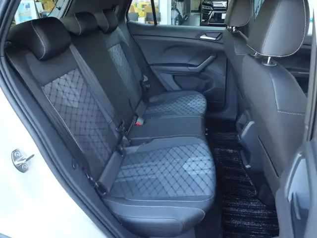 フォルクスワーゲン ＶＷ Ｔ－クロス TSI Rライン 和歌山県 2025(令7)年 0.1万km グレー ワンオーナー/走行距離1079Km/純正ディスプレイオーディオ/  BT/USB/FM/AM/Andoroid Auto/Apple CarPlay/Travel Assist/プリクラッシュブレーキ/アダプティブクルーズコントロール/レーンキープアシストシステム/パークディスタンスコントロール/コーナーセンサー/純正18インチアルミホイール/純正LEDヘッドライト/純正ETC2.0/バックカメラ/社外ドライブレコーダー/スマートキー/プッシュスタート/スペアキーX1/保証書/取扱説明書