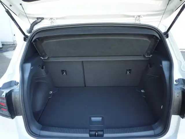 フォルクスワーゲン ＶＷ Ｔ－クロス TSI Rライン 和歌山県 2025(令7)年 0.1万km グレー ワンオーナー/走行距離1079Km/純正ディスプレイオーディオ/  BT/USB/FM/AM/Andoroid Auto/Apple CarPlay/Travel Assist/プリクラッシュブレーキ/アダプティブクルーズコントロール/レーンキープアシストシステム/パークディスタンスコントロール/コーナーセンサー/純正18インチアルミホイール/純正LEDヘッドライト/純正ETC2.0/バックカメラ/社外ドライブレコーダー/スマートキー/プッシュスタート/スペアキーX1/保証書/取扱説明書