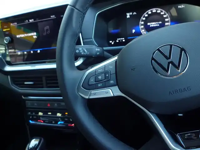 フォルクスワーゲン ＶＷ Ｔ－クロス TSI Rライン 和歌山県 2025(令7)年 0.1万km グレー ワンオーナー/走行距離1079Km/純正ディスプレイオーディオ/  BT/USB/FM/AM/Andoroid Auto/Apple CarPlay/Travel Assist/プリクラッシュブレーキ/アダプティブクルーズコントロール/レーンキープアシストシステム/パークディスタンスコントロール/コーナーセンサー/純正18インチアルミホイール/純正LEDヘッドライト/純正ETC2.0/バックカメラ/社外ドライブレコーダー/スマートキー/プッシュスタート/スペアキーX1/保証書/取扱説明書