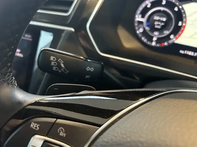 フォルクスワーゲン ティグアン TDI 4モーション ハイライン 茨城県 2018(平30)年 4.2万km ピュアホワイト ワンオーナー/純正ナビ/フルセグTV/360°カメラ/ETC2.0/前後ドラレコ/ACC/LKA/ダイナミックコーナーリングライト/プリクラッシュブレーキ/エアジェスチャー/オートホールド/パドルシフト/純正AW付サマータイヤ積込