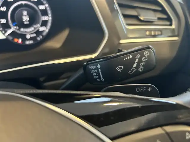 フォルクスワーゲン ティグアン TDI 4モーション ハイライン 茨城県 2018(平30)年 4.2万km ピュアホワイト ワンオーナー/純正ナビ/フルセグTV/360°カメラ/ETC2.0/前後ドラレコ/ACC/LKA/ダイナミックコーナーリングライト/プリクラッシュブレーキ/エアジェスチャー/オートホールド/パドルシフト/純正AW付サマータイヤ積込