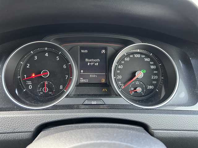フォルクスワーゲン ゴルフ ＧＴＩ 富山県 2014(平26)年 6.9万km タングステンシルバーメタリック 純正17インチAW/アダプティブクルーズコントロール/プリクラッシュブレーキシステム/ブラインドスポットディテクション/レーンキープアシスト/プロアクティブオキュパントプロテクション/パーク・ディスタンス・コントロール(PDC)/リアトラフィックアラート/パドルシフト/ウィンカーミラー/ETC/プッシュスタート/スマートキー/HIDヘッドランプ/LEDフロントフォグランプ/クロームツインマフラーカッター/革巻きステアリングホイール/ステアリングスイッチ/シートアンダートレイ