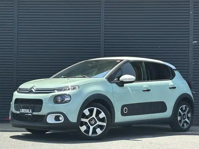 シトロエン Ｃ３ コロラドエディション 茨城県 2018(平30)年 1.1万km 緑 特別仕様車 /ワンオーナー /レーダークルーズ /LKA /BSM /衝突軽減B /Bカメラ /コーナーセンサー /純正ナビ /フルセグTV/BT /USB /CarPlay /ETC /半革シート /スマートエントリー /純正17インチAW/禁煙車