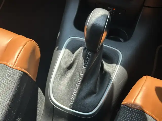 シトロエン Ｃ３ コロラドエディション 茨城県 2018(平30)年 1.1万km 緑 特別仕様車 /ワンオーナー /レーダークルーズ /LKA /BSM /衝突軽減B /Bカメラ /コーナーセンサー /純正ナビ /フルセグTV/BT /USB /CarPlay /ETC /半革シート /スマートエントリー /純正17インチAW/禁煙車