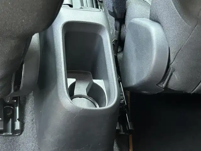 シトロエン Ｃ３ コロラドエディション 茨城県 2018(平30)年 1.1万km 緑 特別仕様車 /ワンオーナー /レーダークルーズ /LKA /BSM /衝突軽減B /Bカメラ /コーナーセンサー /純正ナビ /フルセグTV/BT /USB /CarPlay /ETC /半革シート /スマートエントリー /純正17インチAW/禁煙車