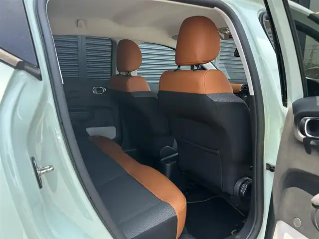 シトロエン Ｃ３ コロラドエディション 茨城県 2018(平30)年 1.1万km 緑 特別仕様車 /ワンオーナー /レーダークルーズ /LKA /BSM /衝突軽減B /Bカメラ /コーナーセンサー /純正ナビ /フルセグTV/BT /USB /CarPlay /ETC /半革シート /スマートエントリー /純正17インチAW/禁煙車