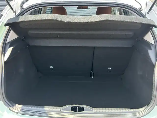 シトロエン Ｃ３ コロラドエディション 茨城県 2018(平30)年 1.1万km 緑 特別仕様車 /ワンオーナー /レーダークルーズ /LKA /BSM /衝突軽減B /Bカメラ /コーナーセンサー /純正ナビ /フルセグTV/BT /USB /CarPlay /ETC /半革シート /スマートエントリー /純正17インチAW/禁煙車