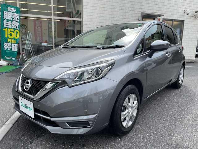 日産 ノート X 埼玉県 2020(令2)年 0.3万km ダークメタルグレー 登録時２７２５ｋｍ/ワンオーナー/純正オーディオ/　・AM/FM/CD/AUX/衝突軽減ブレーキ/レーンキープアシスト/コーナーセンサー/アイドリングストップ/プッシュスタート/スマートキー×２/横滑り防止/オートライト/ウィンカーミラー/純正フロアマット/保証書/取扱説明書　