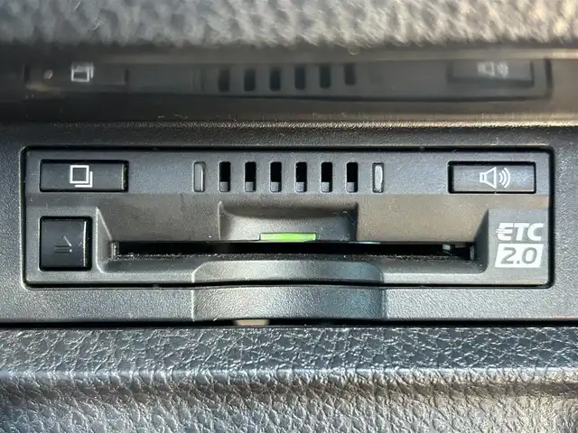 トヨタ ヴォクシー ZS 煌Ⅱ 岡山県 2019(令1)年 2.1万km イナズマスパーキングブラックガラスフレーク 登録時走行距離20163km/純正10インチナビ/フルセグTV（AM/FM/CD/DVD/Bluetooth）/ビルトインETC/バックカメラ/両側パワースライドドア/前後ドライブレコーダー/アイドリングストップ/トヨタセーフティセンス/・オートマチックハイビーム/・レーンディパーチャーアラート/・プリクラッシュセーフティ/クルーズコントロール/横滑り防止装置/USB入力端子/純正16インチAW/社外フロアマット/プッシュスタート/スマートキー