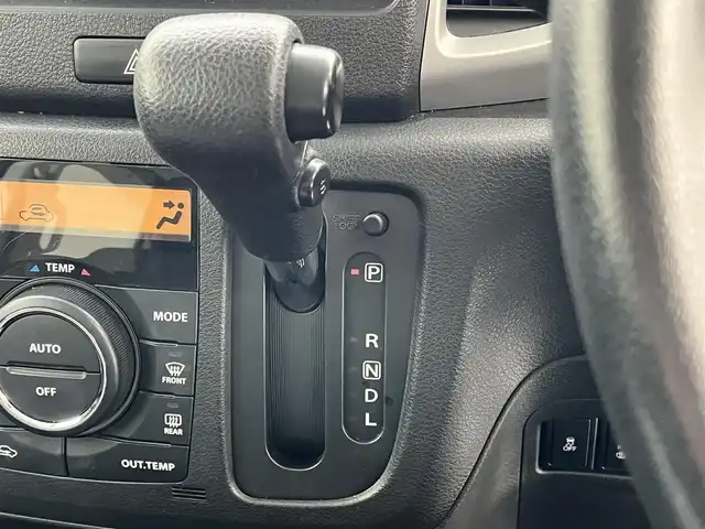 スズキ スペーシア G 滋賀県 2017(平29)年 4.8万km クリスタルホワイトP 社外ナビ/CD/DVD/USB/Bluetooth/ワンセグテレビ/デュアルカメラブレーキサポート/運転席シートヒーター /両側スライドドア/プッシュスタート /スマートキー