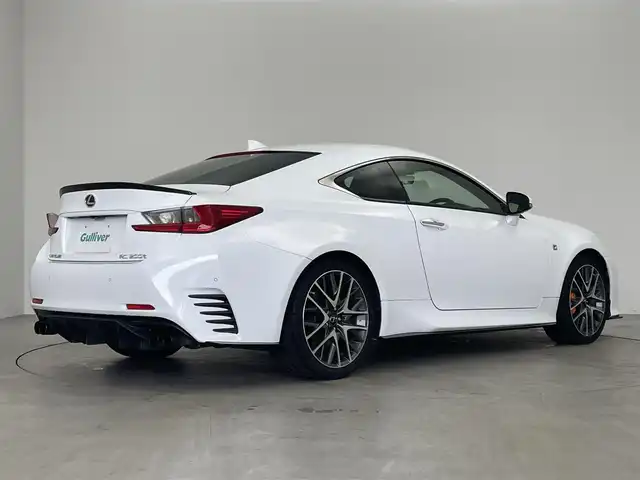 レクサス ＲＣ 200t Fスポーツ 埼玉県 2016(平28)年 4.1万km ホワイトノーヴァガラスフレーク TRDエアロ/TRDマフラー/サンルーフ/赤レザーシート/プリクラッシュセーフティ/シートベンチレーション/パワーシート/ステアリングヒーター/レーダークルーズコントロール/ドライブレコーダー/パドルシフト/純正SDナビ/バックカメラ/オートLEDライト/ビルトインETC/純正19インチアルミホイール