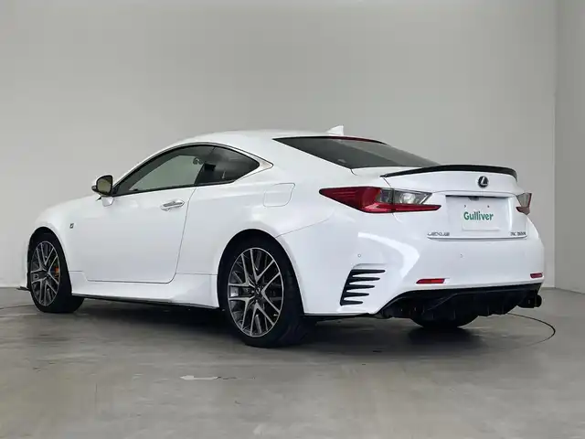 レクサス ＲＣ 200t Fスポーツ 埼玉県 2016(平28)年 4.1万km ホワイトノーヴァガラスフレーク TRDエアロ/TRDマフラー/サンルーフ/赤レザーシート/プリクラッシュセーフティ/シートベンチレーション/パワーシート/ステアリングヒーター/レーダークルーズコントロール/ドライブレコーダー/パドルシフト/純正SDナビ/バックカメラ/オートLEDライト/ビルトインETC/純正19インチアルミホイール