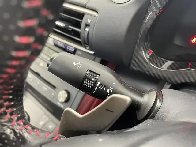 レクサス ＲＣ 200t Fスポーツ 埼玉県 2016(平28)年 4.1万km ホワイトノーヴァガラスフレーク TRDエアロ/TRDマフラー/サンルーフ/赤レザーシート/プリクラッシュセーフティ/シートベンチレーション/パワーシート/ステアリングヒーター/レーダークルーズコントロール/ドライブレコーダー/パドルシフト/純正SDナビ/バックカメラ/オートLEDライト/ビルトインETC/純正19インチアルミホイール