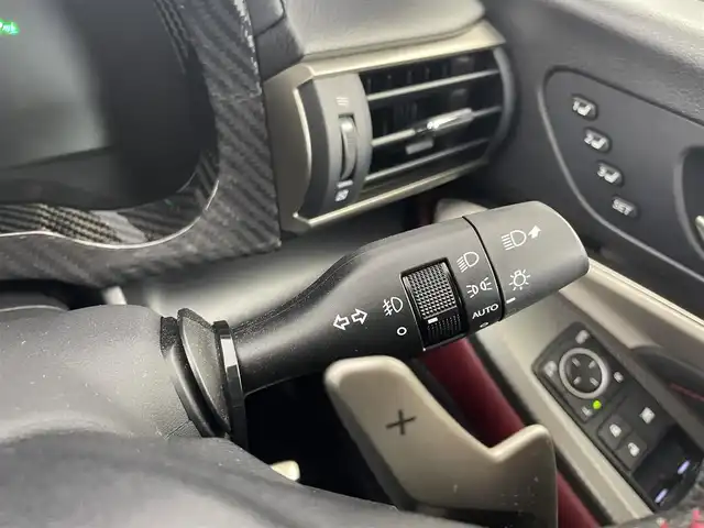 レクサス ＲＣ 200t Fスポーツ 埼玉県 2016(平28)年 4.1万km ホワイトノーヴァガラスフレーク TRDエアロ/TRDマフラー/サンルーフ/赤レザーシート/プリクラッシュセーフティ/シートベンチレーション/パワーシート/ステアリングヒーター/レーダークルーズコントロール/ドライブレコーダー/パドルシフト/純正SDナビ/バックカメラ/オートLEDライト/ビルトインETC/純正19インチアルミホイール