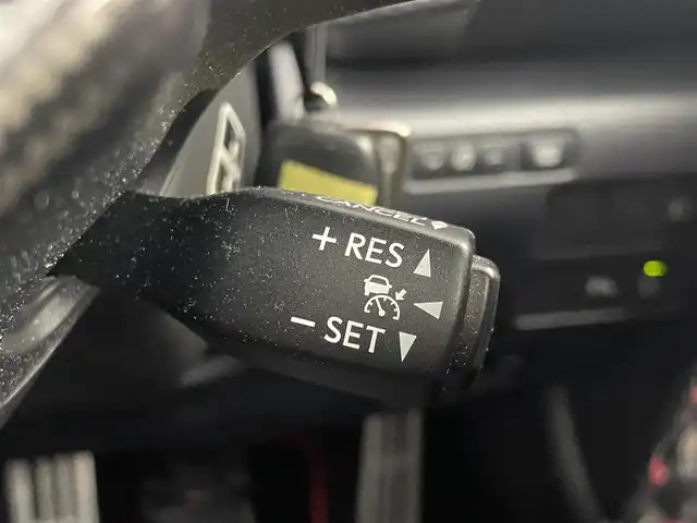 レクサス ＲＣ 200t Fスポーツ 埼玉県 2016(平28)年 4.1万km ホワイトノーヴァガラスフレーク TRDエアロ/TRDマフラー/サンルーフ/赤レザーシート/プリクラッシュセーフティ/シートベンチレーション/パワーシート/ステアリングヒーター/レーダークルーズコントロール/ドライブレコーダー/パドルシフト/純正SDナビ/バックカメラ/オートLEDライト/ビルトインETC/純正19インチアルミホイール