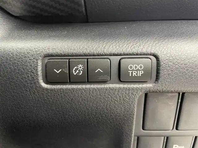 レクサス ＲＣ 200t Fスポーツ 埼玉県 2016(平28)年 4.1万km ホワイトノーヴァガラスフレーク TRDエアロ/TRDマフラー/サンルーフ/赤レザーシート/プリクラッシュセーフティ/シートベンチレーション/パワーシート/ステアリングヒーター/レーダークルーズコントロール/ドライブレコーダー/パドルシフト/純正SDナビ/バックカメラ/オートLEDライト/ビルトインETC/純正19インチアルミホイール