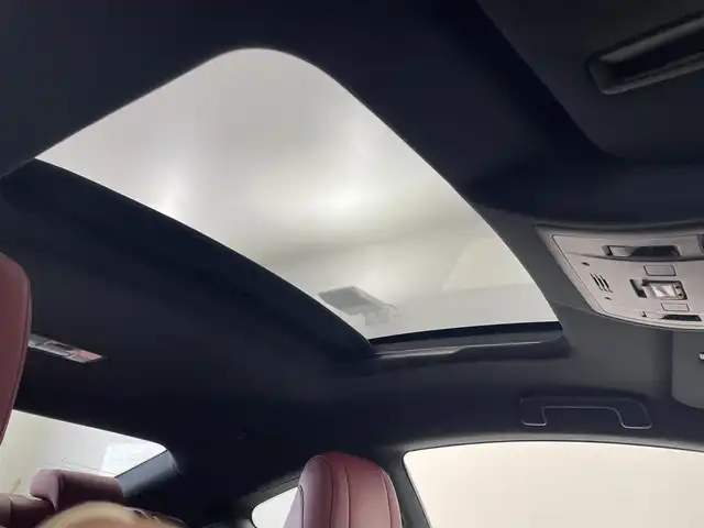 レクサス ＲＣ 200t Fスポーツ 埼玉県 2016(平28)年 4.1万km ホワイトノーヴァガラスフレーク TRDエアロ/TRDマフラー/サンルーフ/赤レザーシート/プリクラッシュセーフティ/シートベンチレーション/パワーシート/ステアリングヒーター/レーダークルーズコントロール/ドライブレコーダー/パドルシフト/純正SDナビ/バックカメラ/オートLEDライト/ビルトインETC/純正19インチアルミホイール