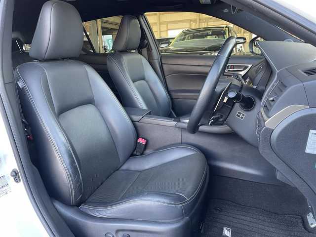 レクサス ＣＴ 200h Fスポーツ 東京都 2014(平26)年 4.6万km ホワイトノーヴァガラスフレーク サンルーフ　/純正ナビ　/黒革シート　/前席パワーシート　/前席シートヒーター　/シートメモリー　/ビルトインＥＴＣ　/フルセグＴＶ　/Ｂｌｕｅｔｏｏｔｈ　/コーナーセンサー　/パドルシフト　/クルーズコントロール　/禁煙