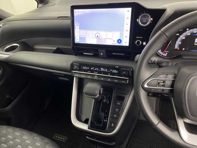 トヨタ ヴォクシー S－Z 鹿児島県 2022(令4)年 2万km アティチュードブラックマイカ 純正10.5型ディスプレイオーディオ＋/・コネクティッドナビ/・フルセグTV/BT/CD/DVD/HDMI/14型有機EL後席ディスプレイ/バックカメラ/ETC2.0/トヨタセーフティセンス/クリアランスソナー/両側パワースライドドア/純正17インチAW/LEDヘッドライト/オートライト/純正フロアマット/スペアキー×１/取扱説明書/保証書