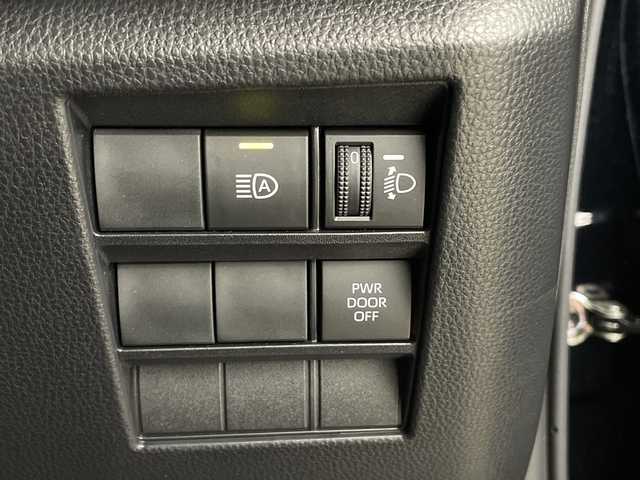 トヨタ ヴォクシー S－Z 鹿児島県 2022(令4)年 2万km アティチュードブラックマイカ 純正10.5型ディスプレイオーディオ＋/・コネクティッドナビ/・フルセグTV/BT/CD/DVD/HDMI/14型有機EL後席ディスプレイ/バックカメラ/ETC2.0/トヨタセーフティセンス/クリアランスソナー/両側パワースライドドア/純正17インチAW/LEDヘッドライト/オートライト/純正フロアマット/スペアキー×１/取扱説明書/保証書