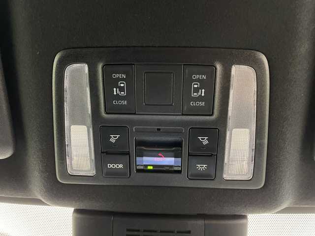 トヨタ ヴォクシー S－Z 鹿児島県 2022(令4)年 2万km アティチュードブラックマイカ 純正10.5型ディスプレイオーディオ＋/・コネクティッドナビ/・フルセグTV/BT/CD/DVD/HDMI/14型有機EL後席ディスプレイ/バックカメラ/ETC2.0/トヨタセーフティセンス/クリアランスソナー/両側パワースライドドア/純正17インチAW/LEDヘッドライト/オートライト/純正フロアマット/スペアキー×１/取扱説明書/保証書