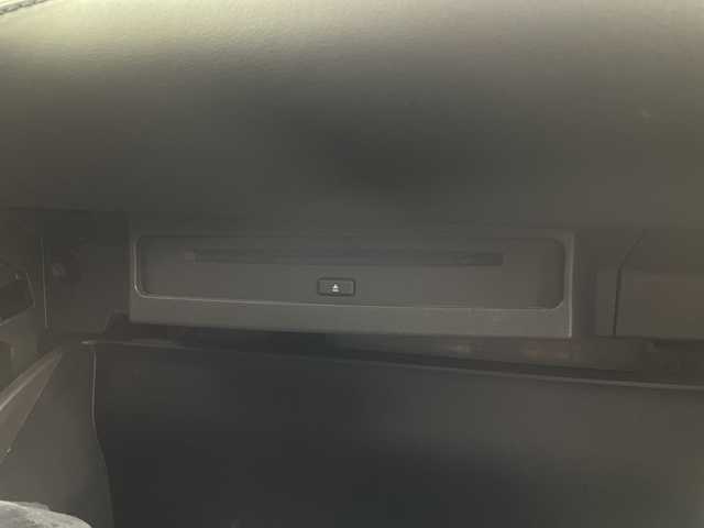 トヨタ ヴォクシー S－Z 鹿児島県 2022(令4)年 2万km アティチュードブラックマイカ 純正10.5型ディスプレイオーディオ＋/・コネクティッドナビ/・フルセグTV/BT/CD/DVD/HDMI/14型有機EL後席ディスプレイ/バックカメラ/ETC2.0/トヨタセーフティセンス/クリアランスソナー/両側パワースライドドア/純正17インチAW/LEDヘッドライト/オートライト/純正フロアマット/スペアキー×１/取扱説明書/保証書