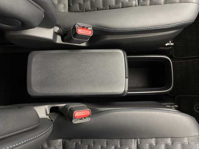 トヨタ ヴォクシー S－Z 鹿児島県 2022(令4)年 2万km アティチュードブラックマイカ 純正10.5型ディスプレイオーディオ＋/・コネクティッドナビ/・フルセグTV/BT/CD/DVD/HDMI/14型有機EL後席ディスプレイ/バックカメラ/ETC2.0/トヨタセーフティセンス/クリアランスソナー/両側パワースライドドア/純正17インチAW/LEDヘッドライト/オートライト/純正フロアマット/スペアキー×１/取扱説明書/保証書