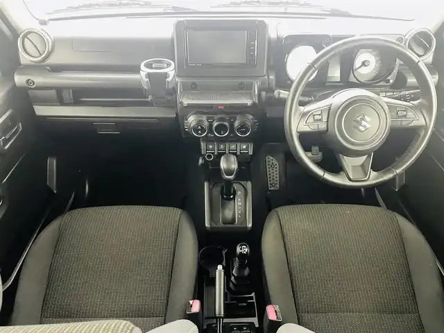 スズキ ジムニー シエラ JC 福島県 2020(令2)年 4.7万km ミディアムグレー スズキセーフティサポート/・デュアルカメラブレーキ/・レーンキープ/・クルーズコントロール/・誤発進抑制機能/・車線逸脱警報、抑制機能/・標識認識機能/・ふらつき警報機能/・先行車発進お知らせ機能/・ビルホールドコントロール/純正SDナビ（CN-RE06W）/・フルセグTV/・バックカメラ/・ETC/・BT/・CD/DVD/・USB/・iPod/・AM/FM/・ステアリングスイッチ/前席シートヒーター/前方ドライブレコーダー /LEDヘッドライト/フォグランプ/純正ホイール/純正フロアマット（ゴムマット）/ドアバイザー/プッシュスタート/スマートキー