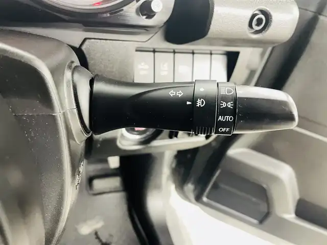 スズキ ジムニー シエラ JC 福島県 2020(令2)年 4.7万km ミディアムグレー スズキセーフティサポート/・デュアルカメラブレーキ/・レーンキープ/・クルーズコントロール/・誤発進抑制機能/・車線逸脱警報、抑制機能/・標識認識機能/・ふらつき警報機能/・先行車発進お知らせ機能/・ビルホールドコントロール/純正SDナビ（CN-RE06W）/・フルセグTV/・バックカメラ/・ETC/・BT/・CD/DVD/・USB/・iPod/・AM/FM/・ステアリングスイッチ/前席シートヒーター/前方ドライブレコーダー /LEDヘッドライト/フォグランプ/純正ホイール/純正フロアマット（ゴムマット）/ドアバイザー/プッシュスタート/スマートキー