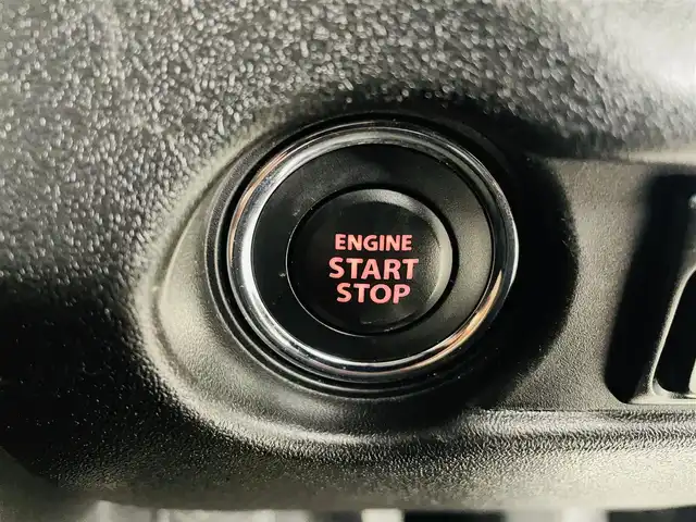 スズキ ジムニー シエラ JC 福島県 2020(令2)年 4.7万km ミディアムグレー スズキセーフティサポート/・デュアルカメラブレーキ/・レーンキープ/・クルーズコントロール/・誤発進抑制機能/・車線逸脱警報、抑制機能/・標識認識機能/・ふらつき警報機能/・先行車発進お知らせ機能/・ビルホールドコントロール/純正SDナビ（CN-RE06W）/・フルセグTV/・バックカメラ/・ETC/・BT/・CD/DVD/・USB/・iPod/・AM/FM/・ステアリングスイッチ/前席シートヒーター/前方ドライブレコーダー /LEDヘッドライト/フォグランプ/純正ホイール/純正フロアマット（ゴムマット）/ドアバイザー/プッシュスタート/スマートキー