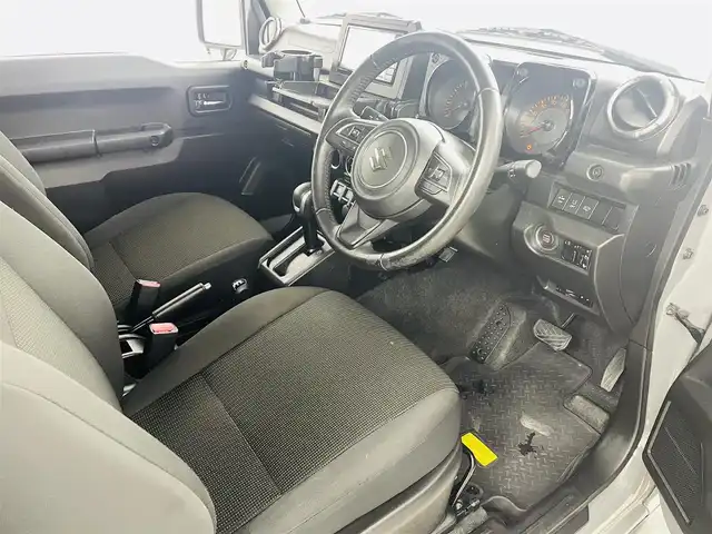 スズキ ジムニー シエラ JC 福島県 2020(令2)年 4.7万km ミディアムグレー スズキセーフティサポート/・デュアルカメラブレーキ/・レーンキープ/・クルーズコントロール/・誤発進抑制機能/・車線逸脱警報、抑制機能/・標識認識機能/・ふらつき警報機能/・先行車発進お知らせ機能/・ビルホールドコントロール/純正SDナビ（CN-RE06W）/・フルセグTV/・バックカメラ/・ETC/・BT/・CD/DVD/・USB/・iPod/・AM/FM/・ステアリングスイッチ/前席シートヒーター/前方ドライブレコーダー /LEDヘッドライト/フォグランプ/純正ホイール/純正フロアマット（ゴムマット）/ドアバイザー/プッシュスタート/スマートキー