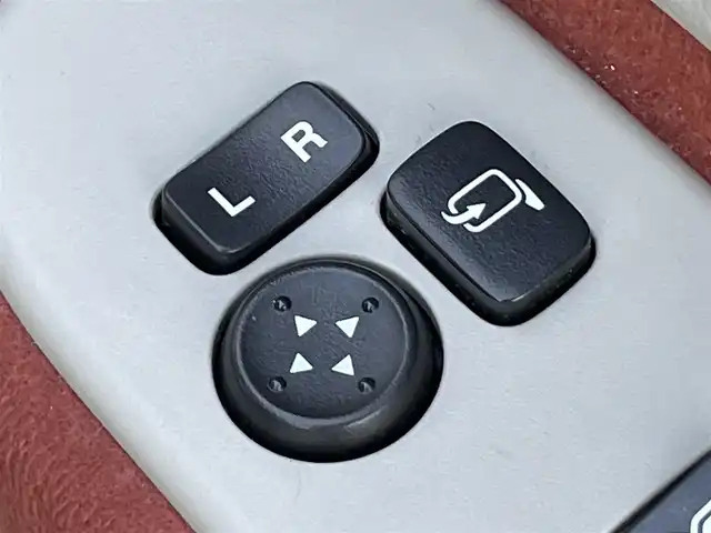 スズキ ラパン S セレクション 香川県 2018(平30)年 6.8万km ノクターンブルーパール/ホワイト2トーン 登録時走行距離：67410km/ディーラーOPカロッツェリア8型ナビ/　CD DVD BT フルセグTV/全方位カメラ/シートヒーター/衝突被害軽減装置/HIDヘッドライト/オートライト/横滑り防止装置/アイドリングストップ/ビルトインETC/ドライブレコーダー/革巻きステアリング/ステアリングスイッチ/プッシュスタート/スマートキー/スペアキー