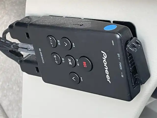 スズキ ラパン S セレクション 香川県 2018(平30)年 6.8万km ノクターンブルーパール/ホワイト2トーン 登録時走行距離：67410km/ディーラーOPカロッツェリア8型ナビ/　CD DVD BT フルセグTV/全方位カメラ/シートヒーター/衝突被害軽減装置/HIDヘッドライト/オートライト/横滑り防止装置/アイドリングストップ/ビルトインETC/ドライブレコーダー/革巻きステアリング/ステアリングスイッチ/プッシュスタート/スマートキー/スペアキー