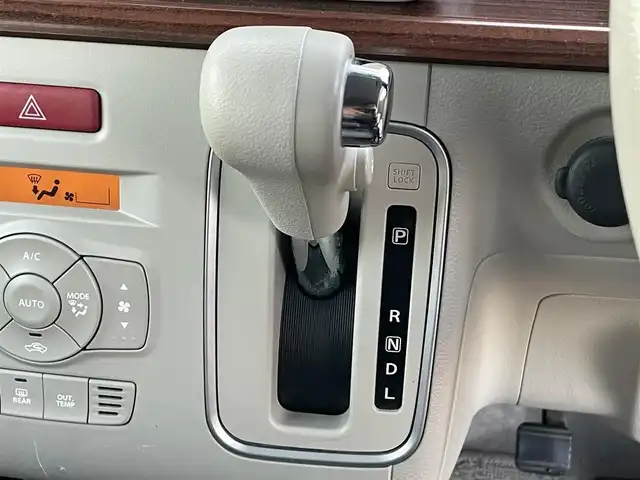 スズキ ラパン S セレクション 香川県 2018(平30)年 6.8万km ノクターンブルーパール/ホワイト2トーン 登録時走行距離：67410km/ディーラーOPカロッツェリア8型ナビ/　CD DVD BT フルセグTV/全方位カメラ/シートヒーター/衝突被害軽減装置/HIDヘッドライト/オートライト/横滑り防止装置/アイドリングストップ/ビルトインETC/ドライブレコーダー/革巻きステアリング/ステアリングスイッチ/プッシュスタート/スマートキー/スペアキー