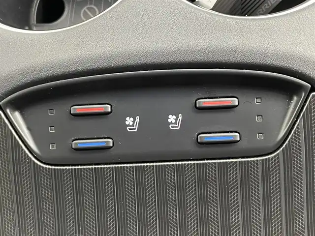 トヨタ ハリアー ハイブリッド Z レザーパッケージ 道央・札幌 2024(令6)年 5.2万km プレシャスブラックパール ・４WD/・12.3型コネクティッドナビ/　BT/USB/Miracast/フルセグ/・パノラミックビューモニター/・デジタルインナーミラー/・純正ドライブレコーダー/・ビルトインETC2.0/・トヨタセーフティセンス/・プリクラッシュセーフティ/・レーダークルーズコントロール/・レーンキープアシスト/・オートハイビーム/・クリアランスソナー/・HUD/・BSM/・RCTA/・PKSB/・RSA/・レザーシート/・前席パワーシート/・シートヒーター/・シートベンチレーション/・ステアリングヒーター/・パワーバックドア/・LEDヘッドライト/・フォグライト/・オートライト/・プッシュスタート/・スマートキー/・純正フロアマット