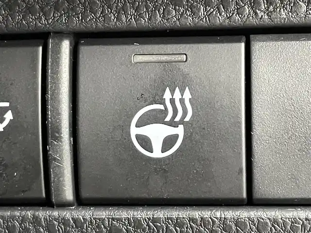 トヨタ ハリアー ハイブリッド Z レザーパッケージ 道央・札幌 2024(令6)年 5.2万km プレシャスブラックパール ・４WD/・12.3型コネクティッドナビ/　BT/USB/Miracast/フルセグ/・パノラミックビューモニター/・デジタルインナーミラー/・純正ドライブレコーダー/・ビルトインETC2.0/・トヨタセーフティセンス/・プリクラッシュセーフティ/・レーダークルーズコントロール/・レーンキープアシスト/・オートハイビーム/・クリアランスソナー/・HUD/・BSM/・RCTA/・PKSB/・RSA/・レザーシート/・前席パワーシート/・シートヒーター/・シートベンチレーション/・ステアリングヒーター/・パワーバックドア/・LEDヘッドライト/・フォグライト/・オートライト/・プッシュスタート/・スマートキー/・純正フロアマット