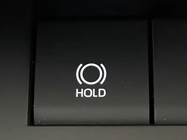 トヨタ ハリアー ハイブリッド Z レザーパッケージ 道央・札幌 2024(令6)年 5.2万km プレシャスブラックパール ・４WD/・12.3型コネクティッドナビ/　BT/USB/Miracast/フルセグ/・パノラミックビューモニター/・デジタルインナーミラー/・純正ドライブレコーダー/・ビルトインETC2.0/・トヨタセーフティセンス/・プリクラッシュセーフティ/・レーダークルーズコントロール/・レーンキープアシスト/・オートハイビーム/・クリアランスソナー/・HUD/・BSM/・RCTA/・PKSB/・RSA/・レザーシート/・前席パワーシート/・シートヒーター/・シートベンチレーション/・ステアリングヒーター/・パワーバックドア/・LEDヘッドライト/・フォグライト/・オートライト/・プッシュスタート/・スマートキー/・純正フロアマット