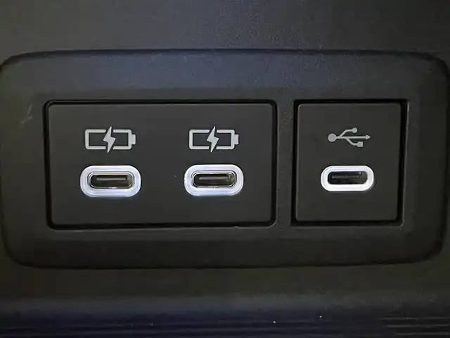 トヨタ ハリアー ハイブリッド Z レザーパッケージ 道央・札幌 2024(令6)年 5.2万km プレシャスブラックパール ・４WD/・12.3型コネクティッドナビ/　BT/USB/Miracast/フルセグ/・パノラミックビューモニター/・デジタルインナーミラー/・純正ドライブレコーダー/・ビルトインETC2.0/・トヨタセーフティセンス/・プリクラッシュセーフティ/・レーダークルーズコントロール/・レーンキープアシスト/・オートハイビーム/・クリアランスソナー/・HUD/・BSM/・RCTA/・PKSB/・RSA/・レザーシート/・前席パワーシート/・シートヒーター/・シートベンチレーション/・ステアリングヒーター/・パワーバックドア/・LEDヘッドライト/・フォグライト/・オートライト/・プッシュスタート/・スマートキー/・純正フロアマット