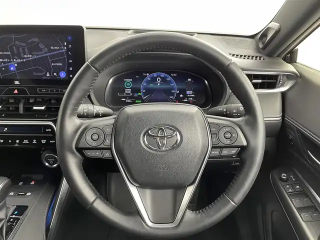 トヨタ ハリアー ハイブリッド Z レザーパッケージ 道央・札幌 2024(令6)年 5.2万km プレシャスブラックパール ・４WD/・12.3型コネクティッドナビ/　BT/USB/Miracast/フルセグ/・パノラミックビューモニター/・デジタルインナーミラー/・純正ドライブレコーダー/・ビルトインETC2.0/・トヨタセーフティセンス/・プリクラッシュセーフティ/・レーダークルーズコントロール/・レーンキープアシスト/・オートハイビーム/・クリアランスソナー/・HUD/・BSM/・RCTA/・PKSB/・RSA/・レザーシート/・前席パワーシート/・シートヒーター/・シートベンチレーション/・ステアリングヒーター/・パワーバックドア/・LEDヘッドライト/・フォグライト/・オートライト/・プッシュスタート/・スマートキー/・純正フロアマット