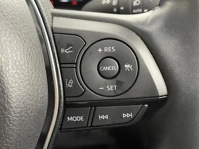 トヨタ ハリアー ハイブリッド Z レザーパッケージ 道央・札幌 2024(令6)年 5.2万km プレシャスブラックパール ・４WD/・12.3型コネクティッドナビ/　BT/USB/Miracast/フルセグ/・パノラミックビューモニター/・デジタルインナーミラー/・純正ドライブレコーダー/・ビルトインETC2.0/・トヨタセーフティセンス/・プリクラッシュセーフティ/・レーダークルーズコントロール/・レーンキープアシスト/・オートハイビーム/・クリアランスソナー/・HUD/・BSM/・RCTA/・PKSB/・RSA/・レザーシート/・前席パワーシート/・シートヒーター/・シートベンチレーション/・ステアリングヒーター/・パワーバックドア/・LEDヘッドライト/・フォグライト/・オートライト/・プッシュスタート/・スマートキー/・純正フロアマット