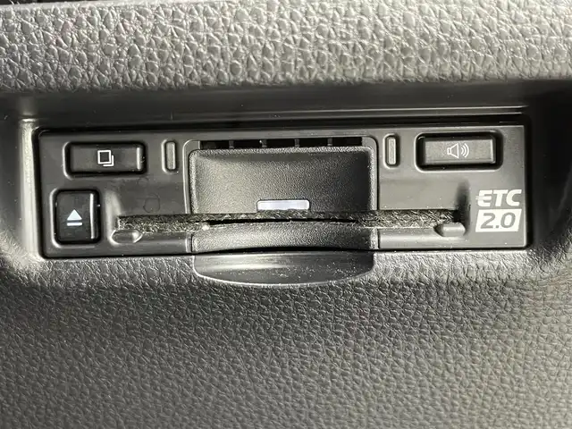 トヨタ ハリアー ハイブリッド Z レザーパッケージ 道央・札幌 2024(令6)年 5.2万km プレシャスブラックパール ・４WD/・12.3型コネクティッドナビ/　BT/USB/Miracast/フルセグ/・パノラミックビューモニター/・デジタルインナーミラー/・純正ドライブレコーダー/・ビルトインETC2.0/・トヨタセーフティセンス/・プリクラッシュセーフティ/・レーダークルーズコントロール/・レーンキープアシスト/・オートハイビーム/・クリアランスソナー/・HUD/・BSM/・RCTA/・PKSB/・RSA/・レザーシート/・前席パワーシート/・シートヒーター/・シートベンチレーション/・ステアリングヒーター/・パワーバックドア/・LEDヘッドライト/・フォグライト/・オートライト/・プッシュスタート/・スマートキー/・純正フロアマット