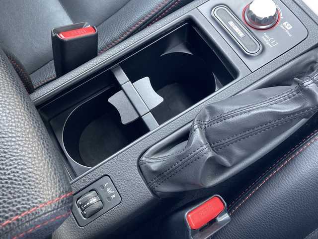 スバル インプレッサ ＷＲＸ STI A－Line 富山県 2010(平22)年 4.7万km スパークシルバーメタリック 社外ナビ/フルセグTV/Bluetooth接続可/DVD再生可/バックカメラ/STIスポーツシート/前2席シートヒーター/D席パワーシート/クルーズコントロール/パドルシフト/キセノンヘッドライト/スマートキー/プッシュスタート