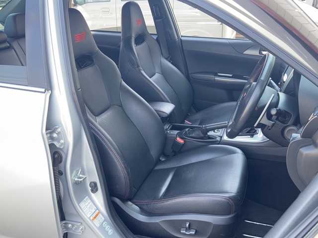 スバル インプレッサ ＷＲＸ STI A－Line 富山県 2010(平22)年 4.7万km スパークシルバーメタリック 社外ナビ/フルセグTV/Bluetooth接続可/DVD再生可/バックカメラ/STIスポーツシート/前2席シートヒーター/D席パワーシート/クルーズコントロール/パドルシフト/キセノンヘッドライト/スマートキー/プッシュスタート