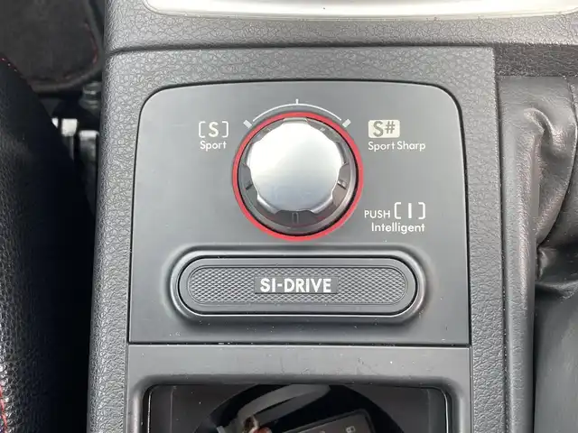 スバル インプレッサ ＷＲＸ STI A－Line 栃木県 2010(平22)年 4.7万km スパークシルバーメタリック 社外ナビ/フルセグTV/Bluetooth接続可/DVD再生可/バックカメラ/STIスポーツシート/前2席シートヒーター/D席パワーシート/クルーズコントロール/パドルシフト/キセノンヘッドライト/スマートキー/プッシュスタート