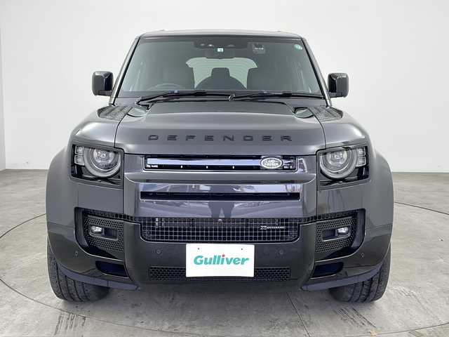 ランドローバー ランドローバー ディフェンダー 110 アーバナイト22 兵庫県 2022(令4)年 2.2万km ガンＭ 純正ナビ　/Ｂｌｕｅｔｏｏｔｈ　/全方位カメラ/ＢＳＭ　/後輪エアサス　/ＥＴＣ/前後ドラレコ/デジタルインナーミラー/ステアリングヒーター/レザーシート/パワーシート/ＬＥＤライト　/コーナーセンサー　/サンルーフ/スマートキー/４WD/MT付きAT/ターボ車両/アダクティブクルコン/3列シート/純正フロアマット/純正AW/センターデフロック/ダウンヒルアシストコントロール/横滑り/レーンアシスト