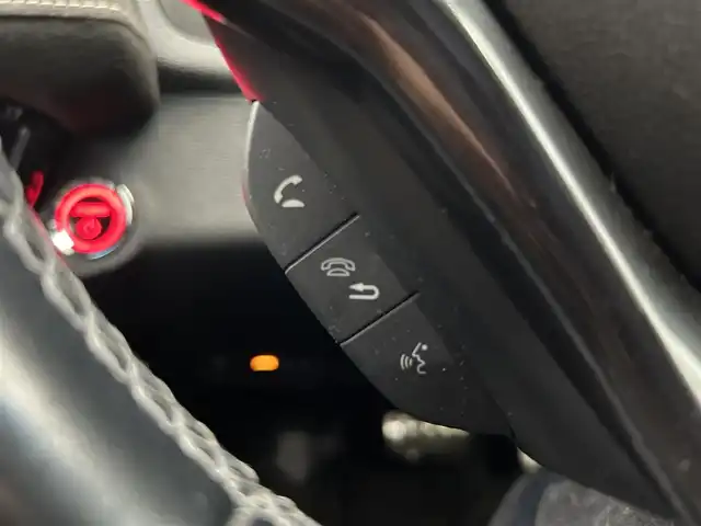 ホンダ ヴェゼル ハイブリッド RS ホンダセンシング 鹿児島県 2018(平30)年 7.3万km クリスタルブラックパール 純正ナビ【VXM-187VFei】/(フルセグ/Bluetooth/CD)/純正ETC/バックカメラ/前方ドライブレコーダー/ホンダセンシング/・アダプティブクルーズコントロール/・レーンキープアシスト/・衝突被害軽減システム/オートライト/LEDヘッドライト/電動パーキング/純正アルミホイール/純正フロアマット