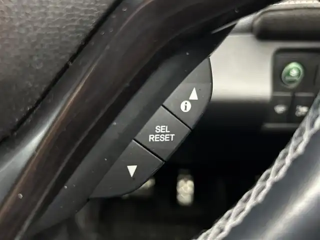 ホンダ ヴェゼル ハイブリッド RS ホンダセンシング 鹿児島県 2018(平30)年 7.3万km クリスタルブラックパール 純正ナビ【VXM-187VFei】/(フルセグ/Bluetooth/CD)/純正ETC/バックカメラ/前方ドライブレコーダー/ホンダセンシング/・アダプティブクルーズコントロール/・レーンキープアシスト/・衝突被害軽減システム/オートライト/LEDヘッドライト/電動パーキング/純正アルミホイール/純正フロアマット