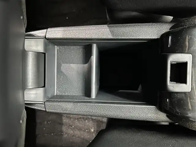 ホンダ ヴェゼル ハイブリッド RS ホンダセンシング 鹿児島県 2018(平30)年 7.3万km クリスタルブラックパール 純正ナビ【VXM-187VFei】/(フルセグ/Bluetooth/CD)/純正ETC/バックカメラ/前方ドライブレコーダー/ホンダセンシング/・アダプティブクルーズコントロール/・レーンキープアシスト/・衝突被害軽減システム/オートライト/LEDヘッドライト/電動パーキング/純正アルミホイール/純正フロアマット