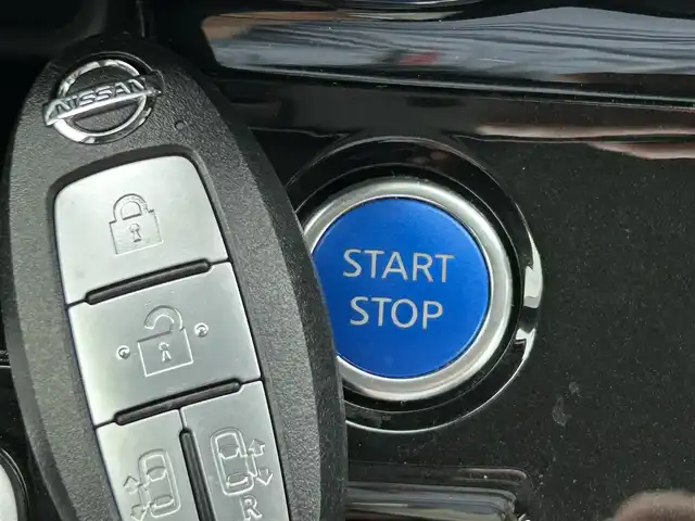 日産 セレナ e－パワー ハイウェイスター V 兵庫県 2022(令4)年 1.5万km ダークメタルグレー/ダイヤモンドブラック プロパイロット/全方位カメラ/ブラインドスポットモニター/デジタルインナーミラー/道路標識表示/オートホールド/Bluetooth接続/純正SDナビ/追従有クルーズコントロール/ビルトインETC/ステアリングヒーター/前席シートヒーター/純正ホイール/地図SD未装着のため未確認